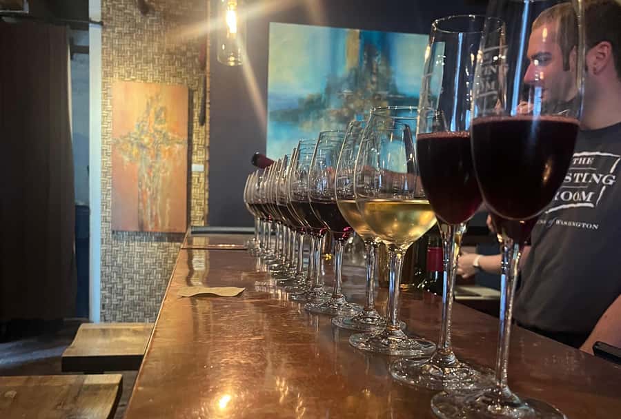 Seattle: Wine, Cheese and Chocolate Pairing Tour - The two 30-minute tasting blocks