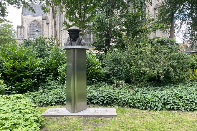 Self-Guided Walking Tour of Gouda: Canals, Colonies, and Cheese - Saint-John Church and the art of stained glass