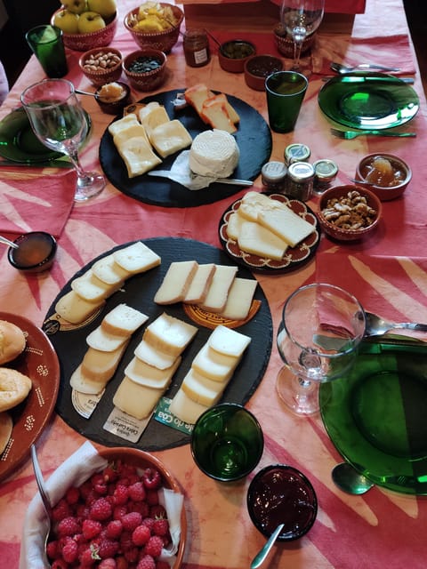Serra da Estrela: Serra da Estrela cheese tasting - Practical booking advice for Casa Cerro da Correia