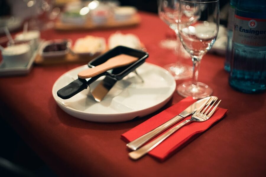 Stuttgart: Raclette Evening - A fireside start at Riverhouse S-Münster