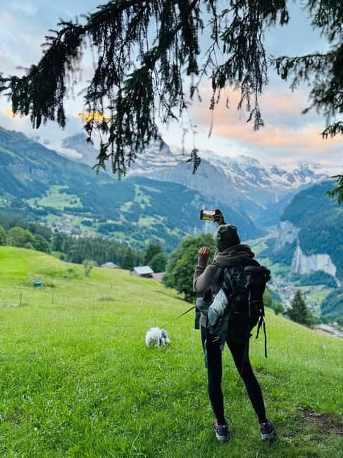 Sunset Hike with Cheese Fondue in Wengen - Who should book this experience?