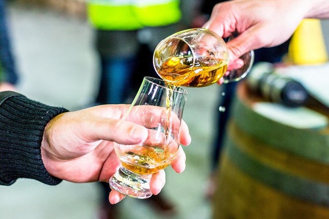 Tasmanian Premium Wine Tour with Tasmanian Cheese Platter - The wine selection: cool-climate character
