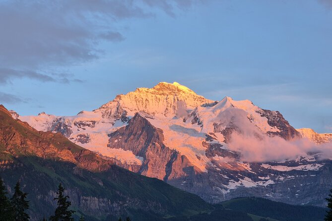 The best Sunset hike with Cheese Fondue - Wengen views and useful local advice