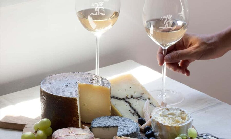 Torrevieja: Wine and Cheese Tasting at Torre del Moro - What happens during the 90-minute tasting