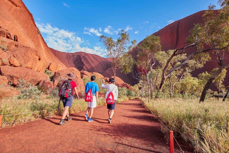 Uluru: Sacred Sites & Sunset Tour with Wine & Cheeseboard - Why this Uluru sunset tour works well