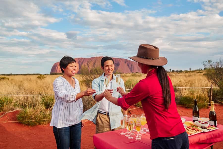 Uluru: Sunset, Sparkling Wine, Cheeseboard & Gourmet BBQ - Why this Uluru evening works so well