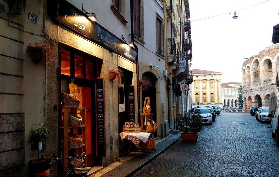Verona: Cheese Tasting and Pairing - Learning to taste cheese with all five senses