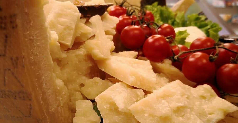 Verona: Cheese Tasting and Pairing - Jams, honey, mustard, and fruit change the lesson