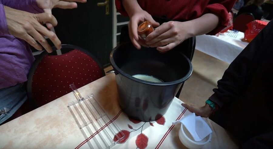 Volendam: 2.5-Hour Cheesemaking Workshop & Clog Making Tour - Getting to Simonehoeve from Amsterdam