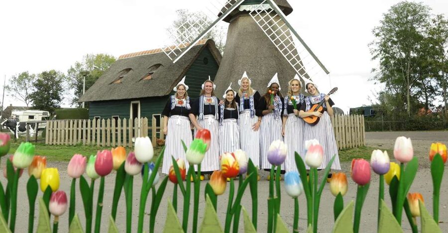 Volendam: Traditional Costume Photo with Cheese & Clog Tour - My verdict: a cheerful souvenir with real local flavor