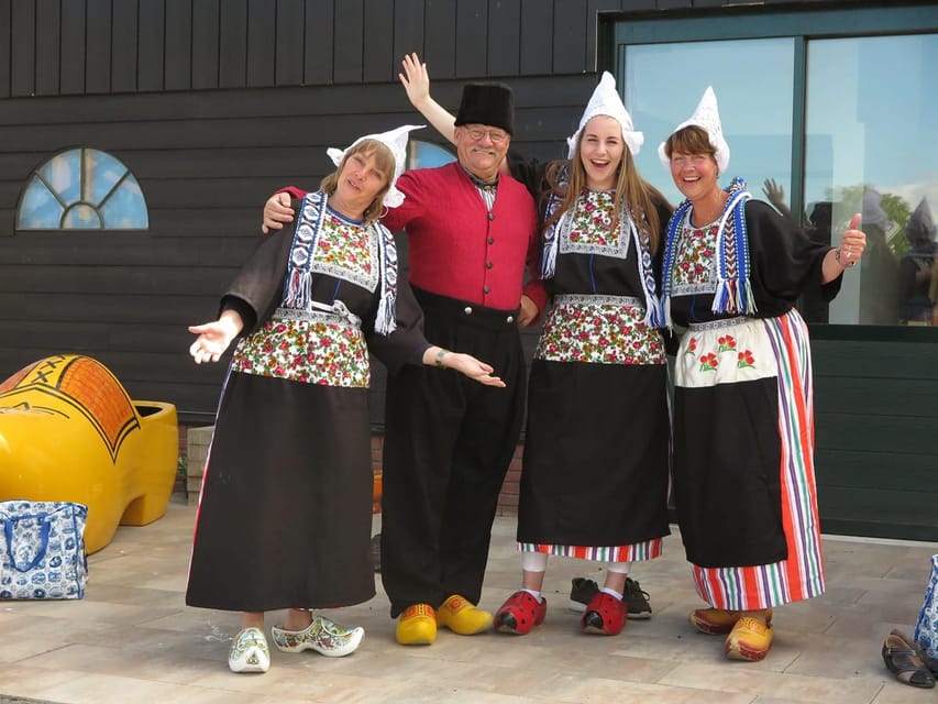 Volendam: Traditional Costume Photo with Cheese & Clog Tour - Why the costume photo works so well