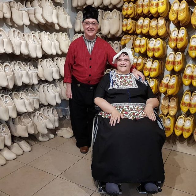 Volendam: Traditional Costume Photo with Cheese & Clog Tour - Is $11 a good value?