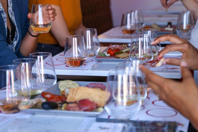 Wine and Cheese Tasting Lunch in Portuguese Wine Bar - Why the regional format works