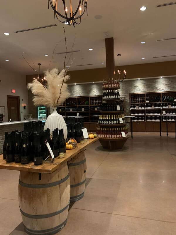 Wine & Cheese Afternoon Wine Tours in NOTL - The second stop may feel more commercial