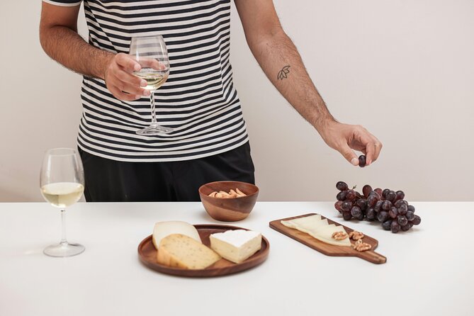 Wine & Cheese in Montmartre: A True Taste of France 6-ppl Max - Key points to know before booking
