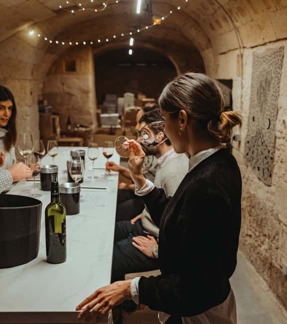 Wine Masterclass & Cheese Tasting Workshop in Bordeaux - Why the small group limit matters
