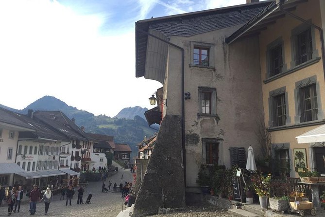 Winter Gruyères, chocolate & cheese tour from Lausanne - Free time in the medieval town