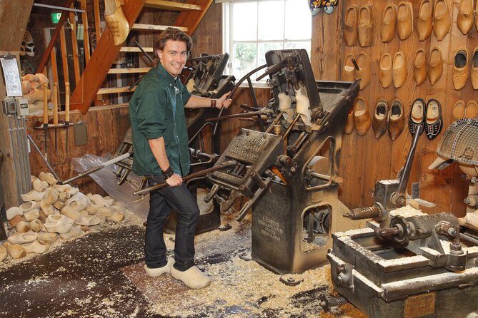 Zaanse Schans and Cheese Tasting Guided Tour from Amsterdam - Timing, crowds, and how to make the day smoother
