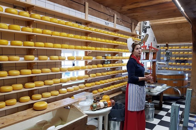 Zaanse Schans and Volendam Private Tour – Clogs, Cheese and More - Jacobs Hoeve and the Henri Willig cheese farm