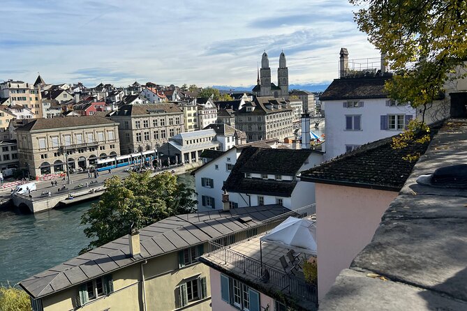 Zurich Food Tour with 10 Local Delicacies, Cheeses & Chocolates - The guides make the difference