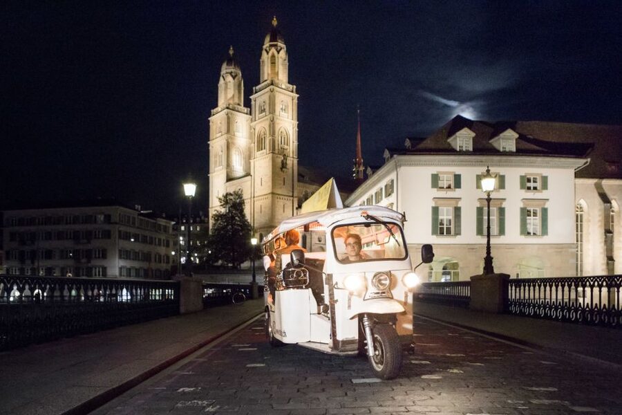 Zurich: Swiss Cheese Fondue & Wine e-Tuk-Tuk City Tour - Limmat, lake views, and Zurich’s main landmarks